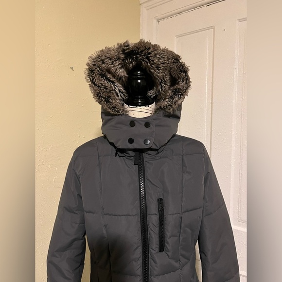 HALITECH Gray Puffer Coat with Faux Fur Hood and Slim Fit - Picture 6 of 12